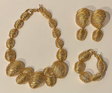 画像をギャラリービューアに読み込む, ART PALETTE／4C-14／LANVIN／vintage necklace, bracelet , clip-on earrings  set
